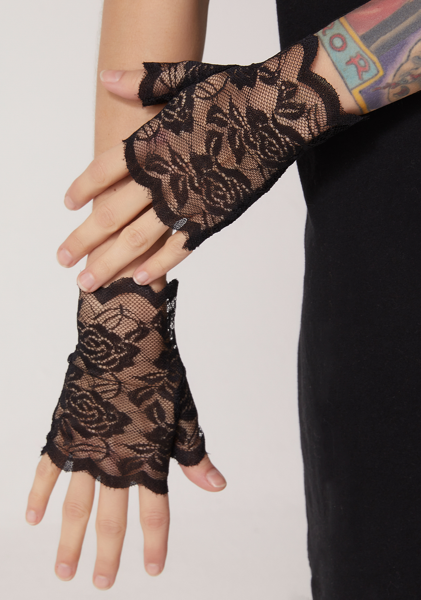 Black Lace Fingerless Gloves Dolls Kill 5239