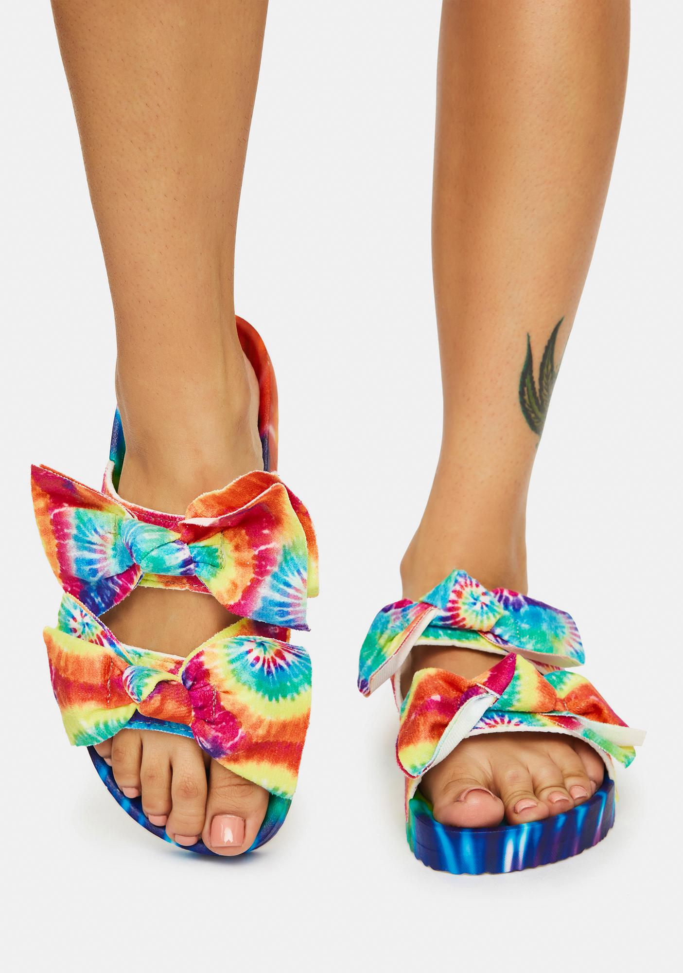 tretorn tie dye slides