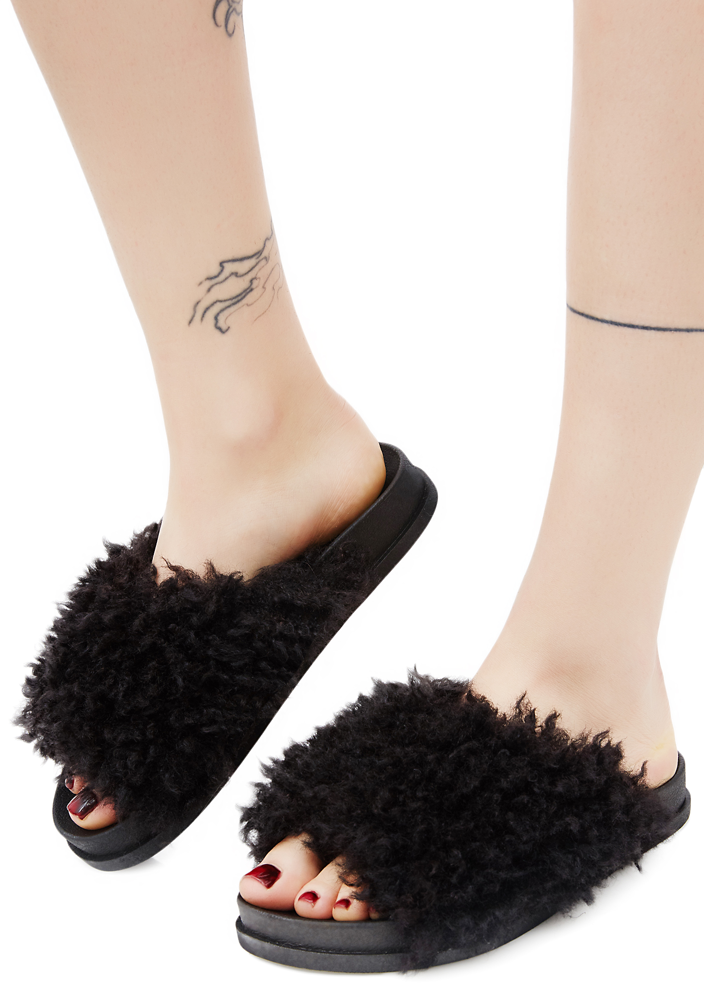 fur sandals trend