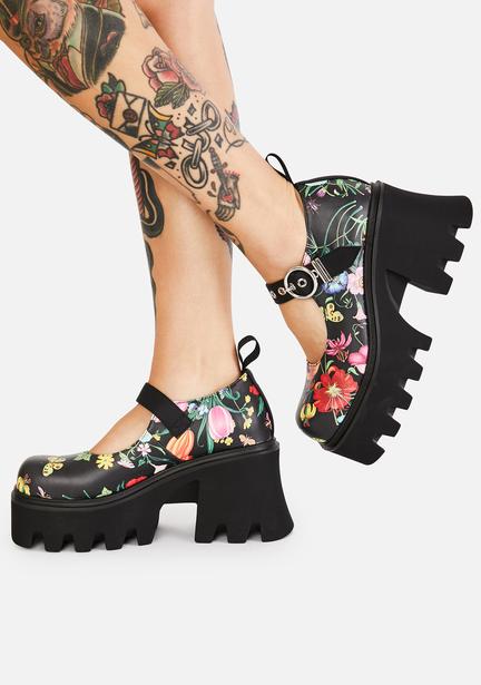 dahlia acting shy platform sandals