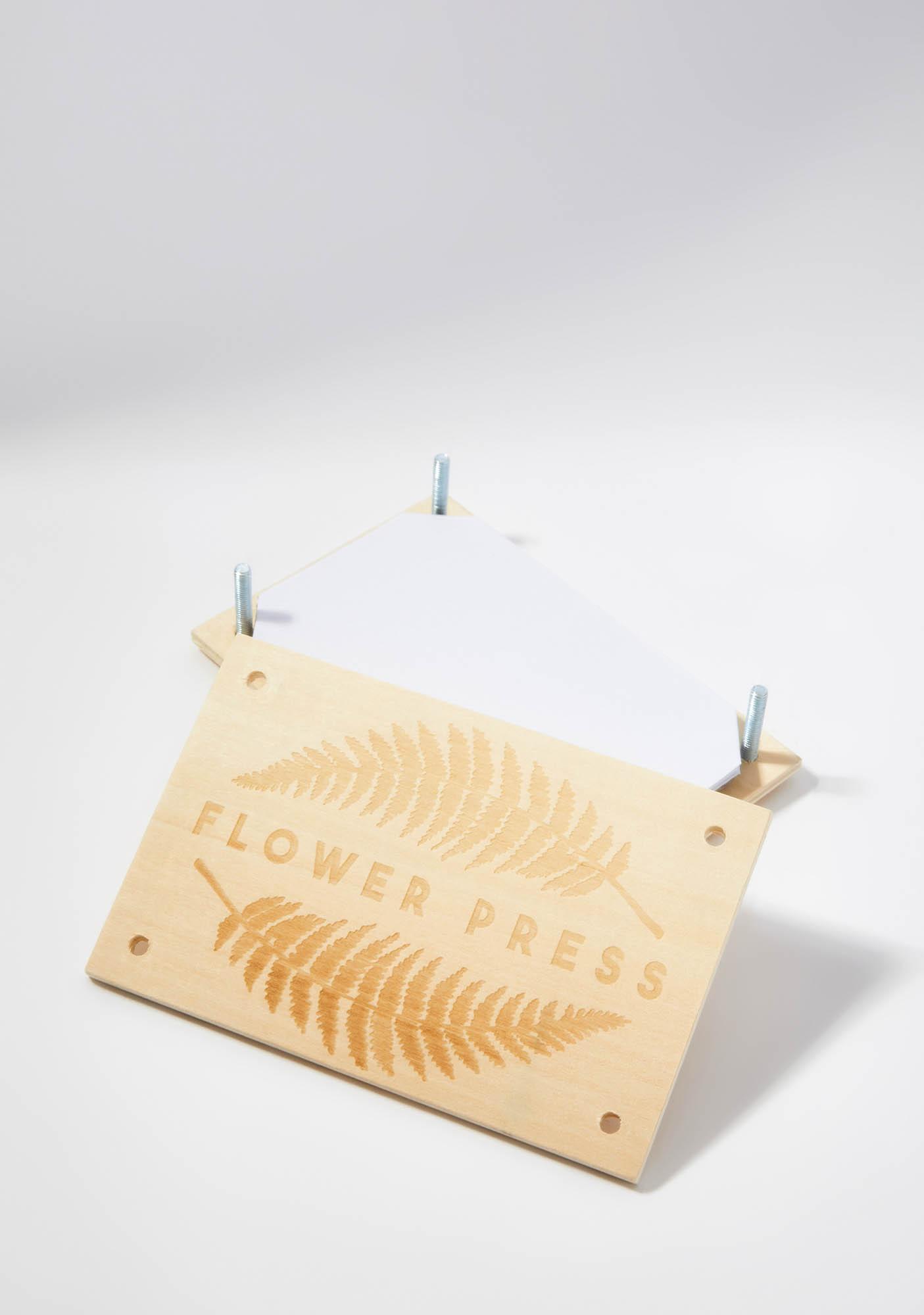 Christmas Holiday Gift DIY Flower Press Kit Dolls Kill