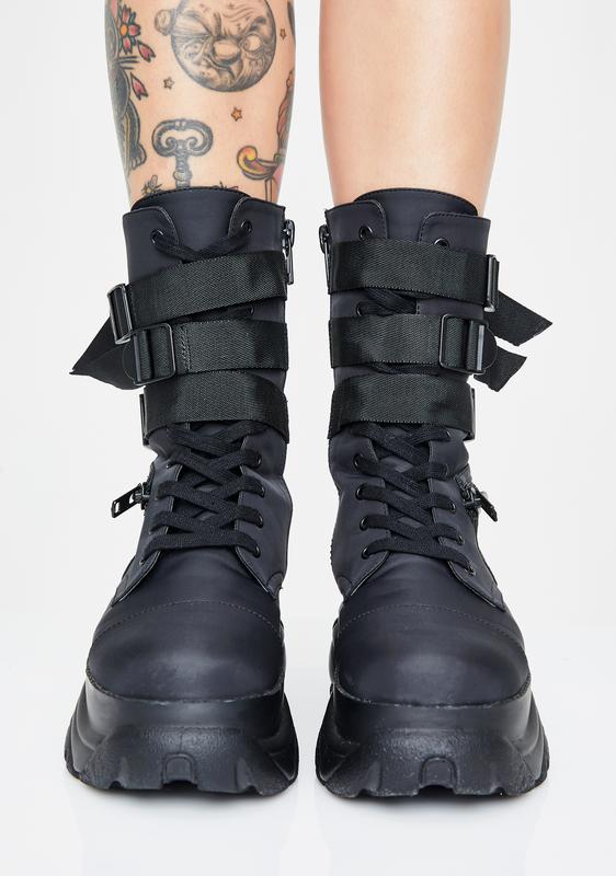 combat boots with pockets