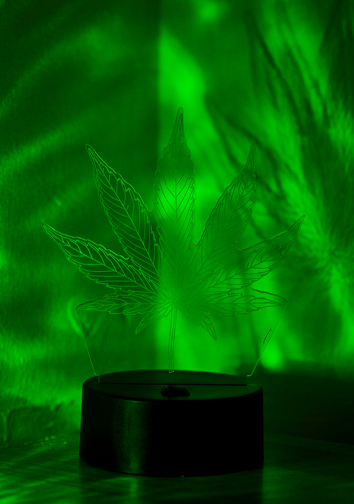 Color Changing Cannabis Lamp Dolls Kill