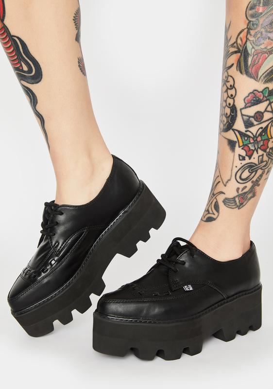 pointed platform shoes