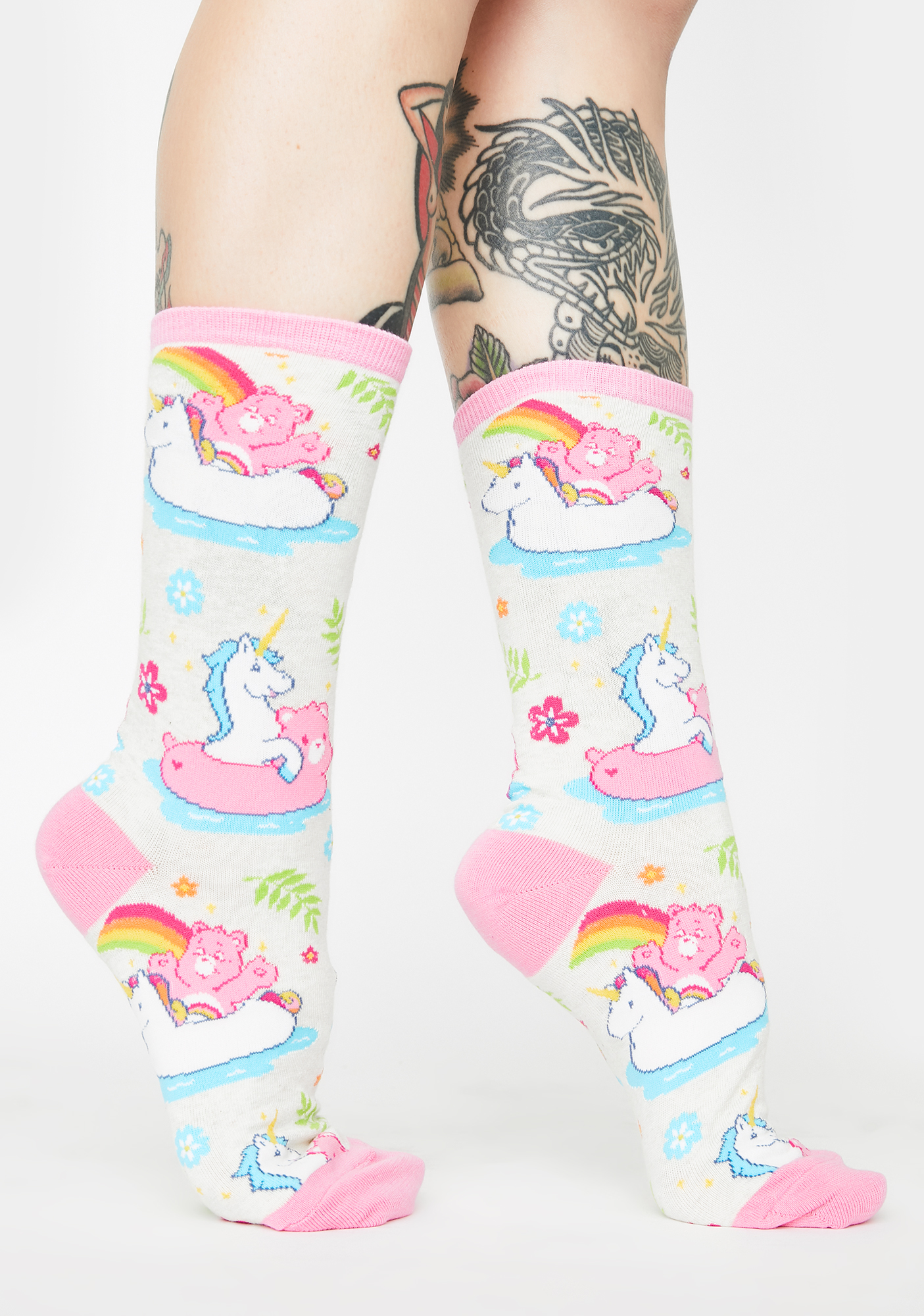 Socksmith Design White Believe Crew Socks | Dolls Kill