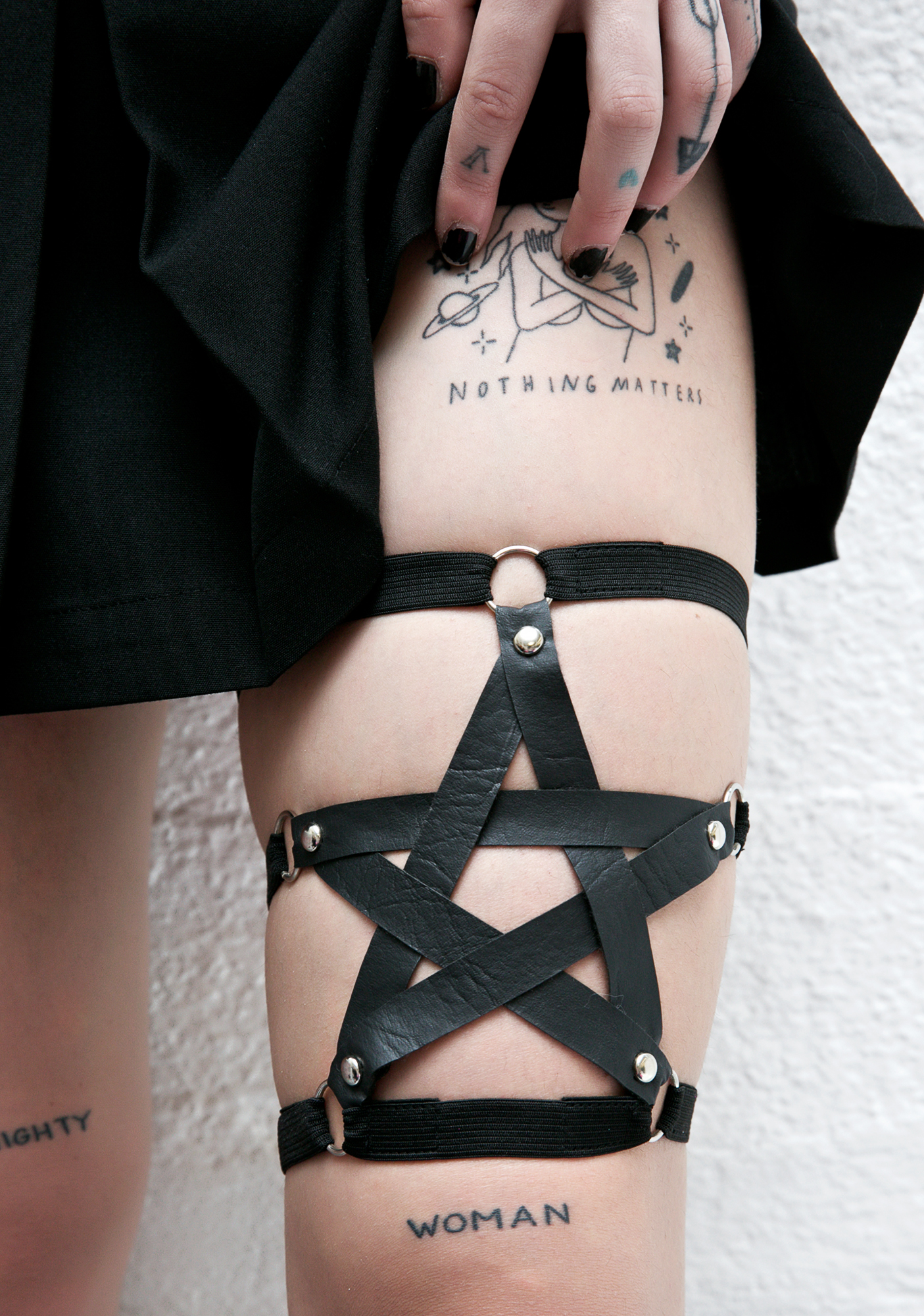 pentagram leg garter